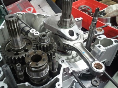 1198 Ducati crank and gearbox.jpg